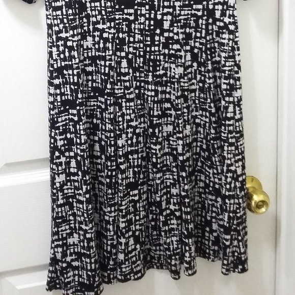 DressBarn patterned dress - black/white - Picture 2 of 4